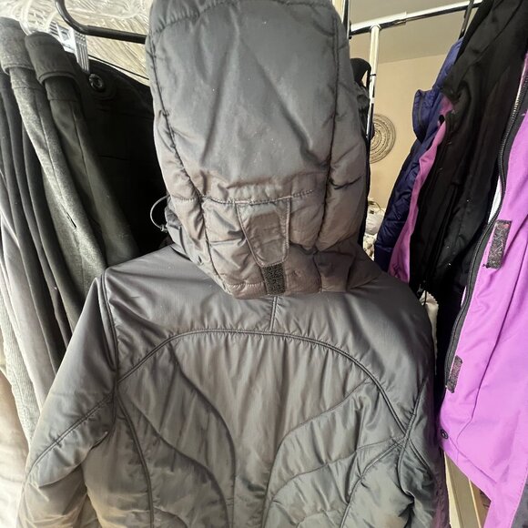 Women's LL Bean Jacket - Picture 3 of 10